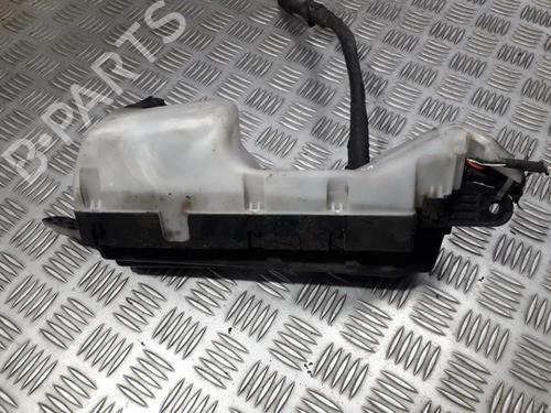 Used Fuse box Fuse box TOYOTA COROLLA Saloon (_E12_) 1.4 D-4D (NDE120_, NDE120R) (90 hp) 33501768 33501768