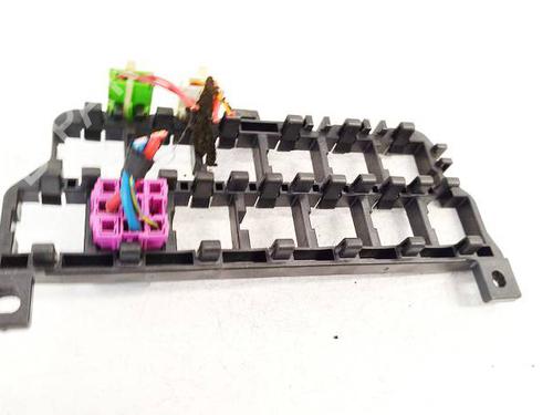 Used Fuse box Fuse box 38611456 38611456