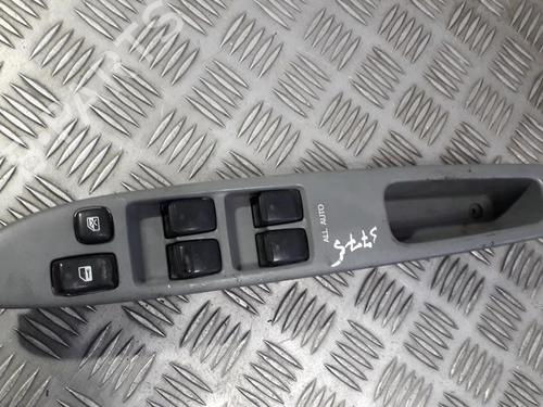 Used Switch Switch TOYOTA AVENSIS VERSO (_M2_) 2.0 D (CLM20_, CLM20R) (116 hp) 33496740 33496740