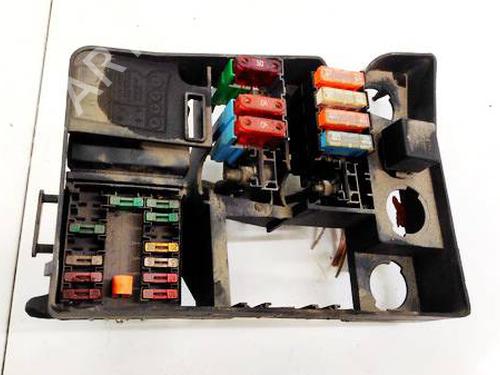 Used Fuse box Fuse box 32939811 32939811