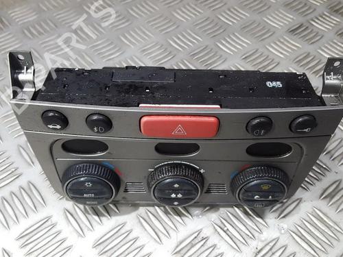 Used Climate control Climate control ALFA ROMEO GT (937_) 1.9 JTD (937CXN1B) (150 hp) 35698999 35698999