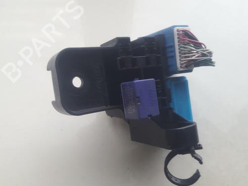 Used Fuse box Fuse box TOYOTA AVENSIS (_T25_) 2.0 D-4D (CDT250_, CDT250R) (116 hp) 33513447 33513447