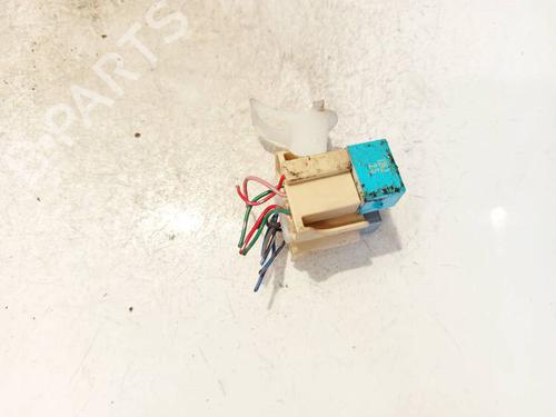 Used Fuse box Fuse box TOYOTA HILUX VII Pickup (_N1_, _N2_, _N3_) 2.5 D-4D (KUN15, KUN35) (144 hp) 32557776 32557776