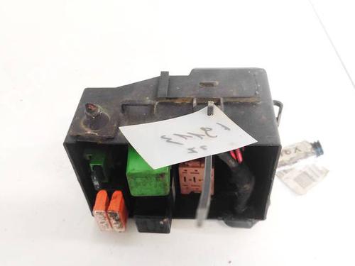 Used Fuse box Fuse box 32941913 32941913