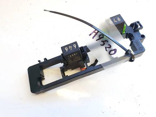 Used Fuse box SKODA SUPERB II (3T4) 1.8 TSI (160 hp) 32958004