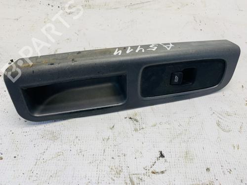 Used Switch Switch VOLVO V50 (545) 2.0 D (136 hp) 33095808 33095808