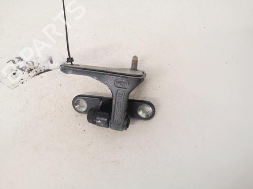 hingedoor-check-strap-mercedes-benz-c-class-w203-2000-2001-2002-2003-2004-2005-2006-2007-32900801 main image