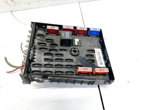 Used Fuse box Fuse box VW PASSAT B6 (3C2) 2.0 TDI (140 hp) 32946626 32946626