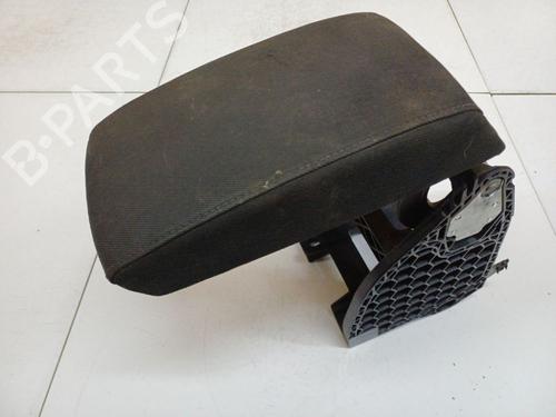 Used Armrest / Center console Armrest / Center console 39182151 39182151