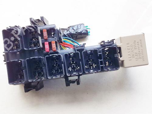 Used Fuse box Fuse box SUBARU LEGACY IV Estate (BP) 2.0 D AWD (BPD) (150 hp) 33526381 33526381