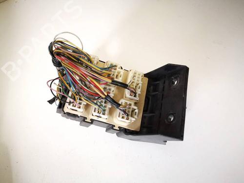 Used Fuse box Fuse box TOYOTA COROLLA Verso (ZER_, ZZE12_, R1_) 2.2 D-4D (AUR10_, AUR10R) (177 hp) 32562780 32562780