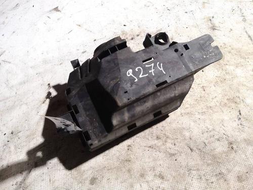 Used Fuse box Fuse box 32950527 32950527