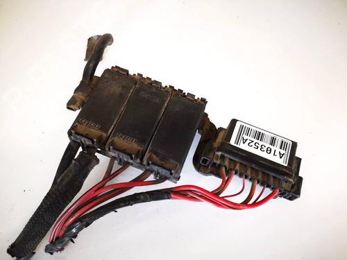 Fuse box SKODA ROOMSTER (5J7) 1.9 TDI | BP32565636E1 
