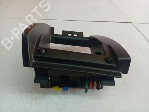 Used Fuse box Fuse box 39497907 39497907