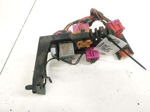 fuse-box-audi-a6-c5-4b2-4b4-1997-1998-1999-2000-2001-2002-2003-2004-2005-32894208 main image