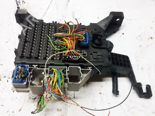 Used Fuse box Fuse box JAGUAR X-TYPE I (X400) 2.0 D (130 hp) 33061824 33061824