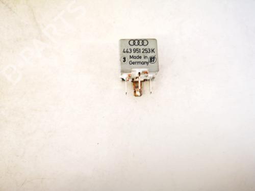 Used Electronic sensor Electronic sensor AUDI 80 B3 Saloon (893, 894, 8A2) 1.8 (75 hp) 33079620 33079620