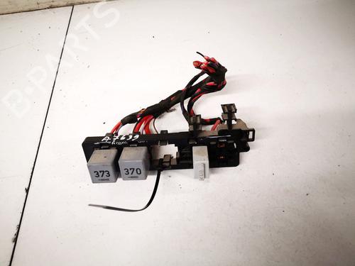 Used Fuse box VW GOLF V (1K1) 1.9 TDI (105 hp) 32891203