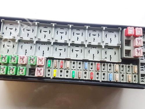 Used Fuse box Fuse box LAND ROVER DISCOVERY III (L319) 2.7 TD 4x4 (190 hp) 33101804 33101804
