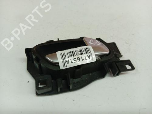 Used Front right interior door handle Front right interior door handle 37864776 37864776