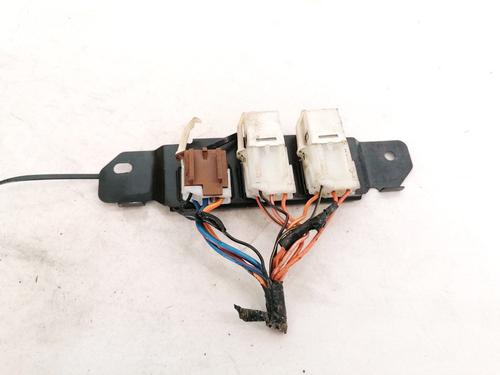 Used Fuse box Fuse box FORD MONDEO I (GBP) 1.8 i 16V (115 hp) 32882358 32882358