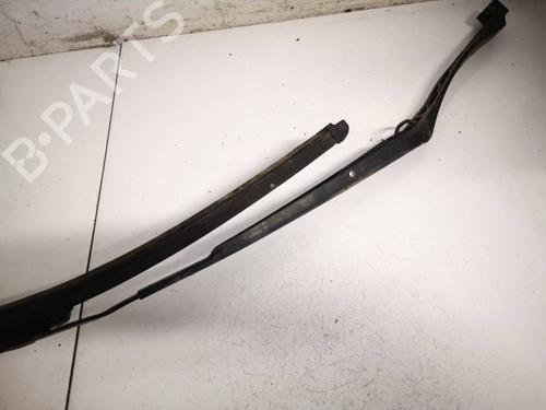 Used Front windshield wiper arm Front windshield wiper arm 32546333 32546333