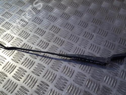 front-windshield-wiper-arm-audi-a4-b5-8d2-1994-1995-1996-1997-1998-1999-2000-2001-33493435 main image