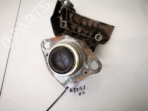 Used Engine mount Engine mount RENAULT SCÉNIC I MPV (JA0/1_, FA0_) 2.0 16V (JA1B, JA1D, JA0C) (139 hp) 32884400 32884400