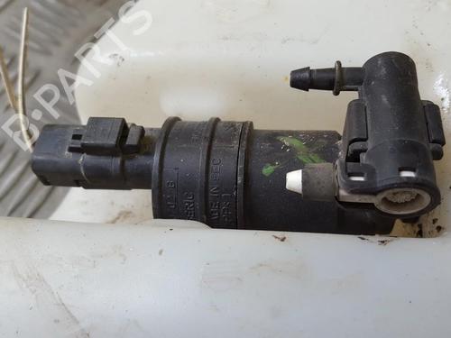 Used Washer pump Washer pump RENAULT LAGUNA I (B56_, 556_) 2.0 (556A) (139 hp) 35672575 35672575