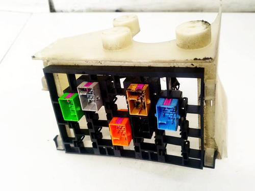 Used Fuse box Fuse box 32593609 32593609