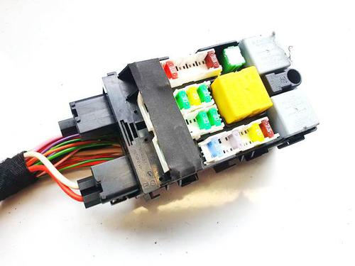 Used Fuse box Fuse box CITROËN C4 Picasso II 1.6 HDi / BlueHDi 115 (115 hp) 32573839 32573839