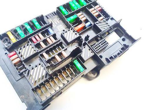 Fuse box BMW X3 (E83) 2.0 d | BP32583159E1 - Image 2