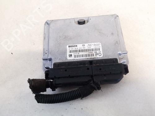 engine-control-unit-ecu-opel-zafira-a-mpv-t98-1999-2000-2001-2002-2003-2004-2005-2006-32894842 main image