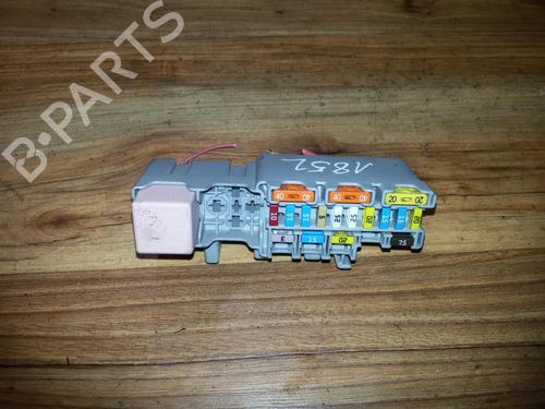 fuse-box-renault-scenic-ii-jm01_-2003-2004-2005-2006-2007-2008-2009-2010-33504362 main image