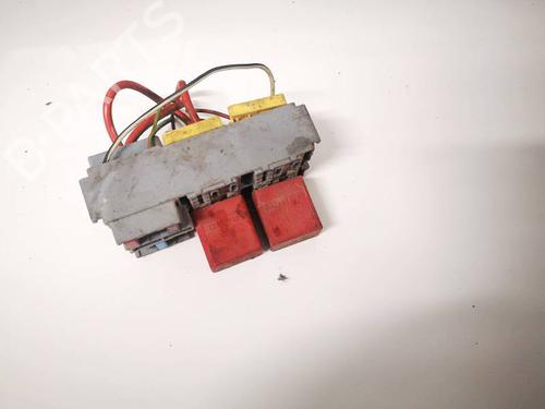 Used Fuse box Fuse box FIAT STILO (192_) 1.6 16V (192_XB1A) (103 hp) 32937368 32937368