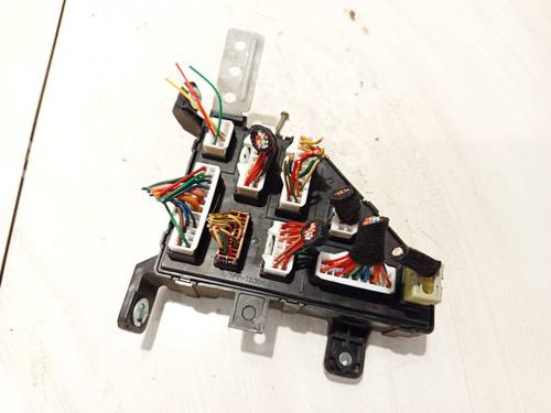 Used Fuse box Fuse box 32552794 32552794