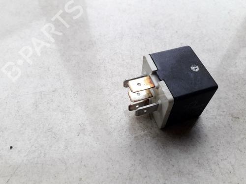 Used Electronic sensor Electronic sensor OPEL VECTRA B Estate (J96) 2.0 DTI 16V (F35) (101 hp) 33518290 33518290
