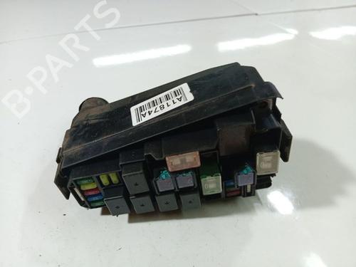 Used Fuse box Fuse box 39392696 39392696