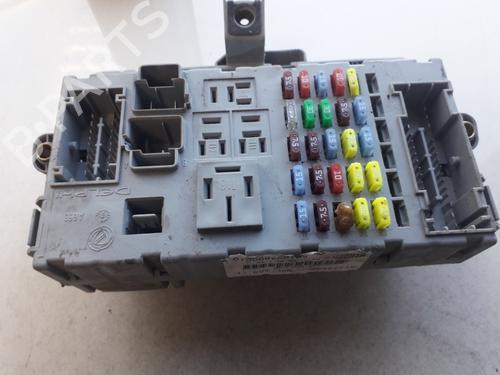 Used Fuse box Fuse box LANCIA MUSA (350_) 1.9 D Multijet (350.AXC1A) (101 hp) 33517803 33517803