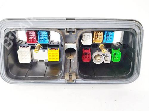 Used Fuse box Fuse box 32582103 32582103