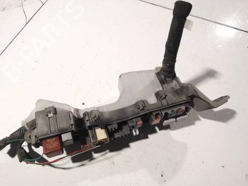 Used Fuse box Fuse box 32576526 32576526