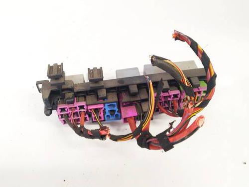 Used Fuse box Fuse box VW GOLF V (1K1) 1.9 TDI (90 hp) 33565104 33565104