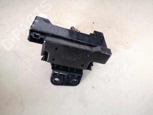 Used Fuse box Fuse box 32952536 32952536