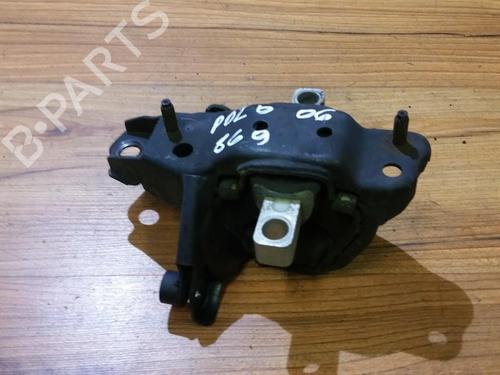 Used Engine mount Engine mount VW POLO IV (9N_, 9A_) 1.2 (60 hp) 33479877 33479877