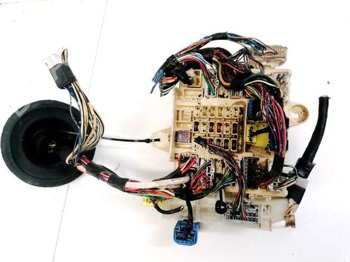 Used Fuse box Fuse box LEXUS IS I (_E1_) 200 (GXE10) (155 hp) 32924017 32924017