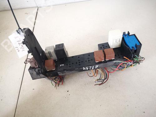 Used Fuse box RENAULT 19 I (B/C53_) 1.7 (B/C53B) (73 hp) 32900776
