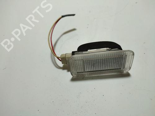 Luz interior Luz interior TOYOTA AVENSIS (_T25_) 2.2 D-CAT (ADT251_, ADT251R) (177 hp) 34970368 34970368