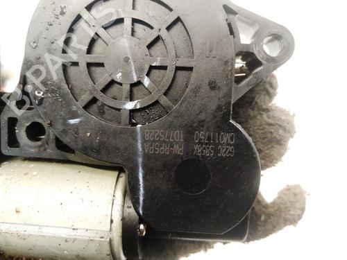 Left front window motor MAZDA 3 (BK) 1.6 DI Turbo | BP35427521E21 - Image 3