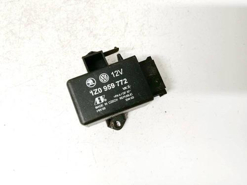 Used Electronic module Electronic module VW PASSAT B6 (3C2) 2.0 TDI (140 hp) 32611327 32611327