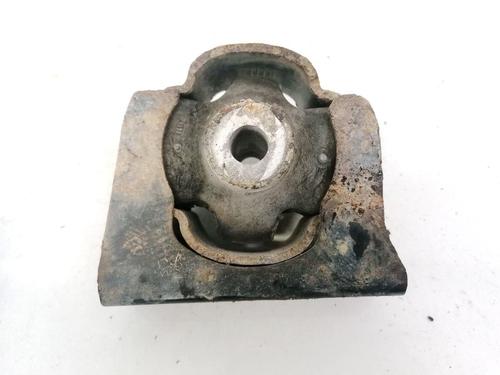 Used Engine mount Engine mount TOYOTA AURIS (_E15_) 1.4 D-4D (NDE150_, NDE150R) (90 hp) 32915847 32915847